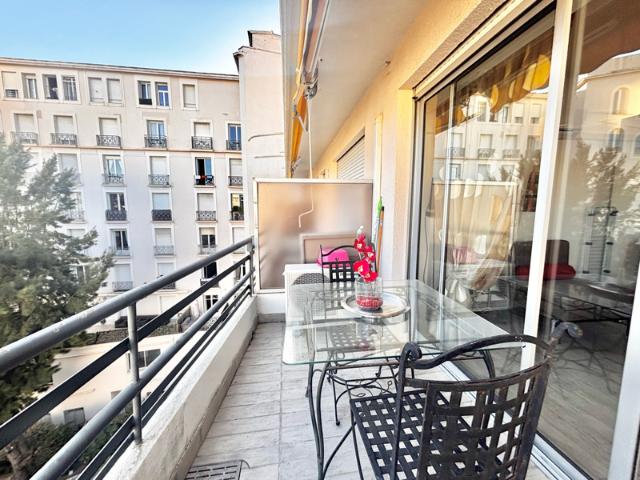 CANNES BANANE APPARTEMENT 29 M2 TERRASSE PARC FORTE RENTA