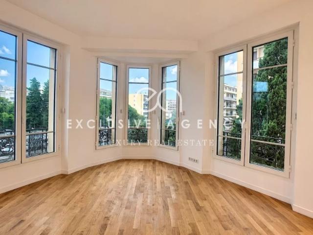 Cannes banane Appartement 3 pièces de 66m² refait à neuf