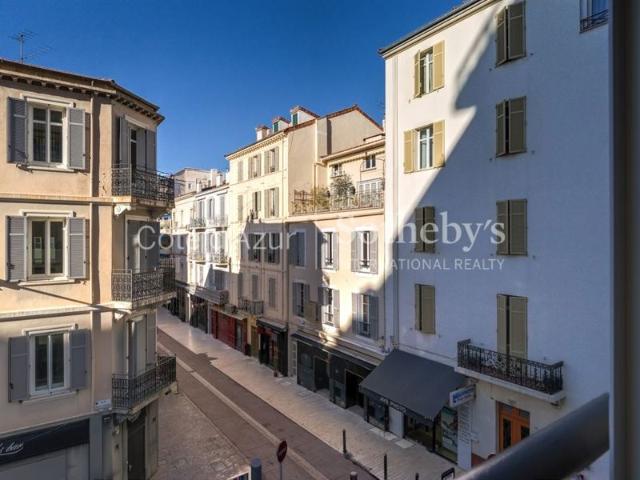 Cannes Banane appartement 3 pièces de 73 m² à pied des plages et