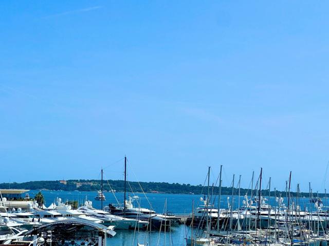 CANNES BANANE PENTHOUSE T4 DE 115M2 TROPEZIENNE DE 13M2 VUE