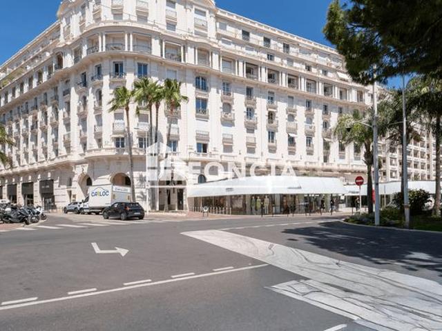 Cannes banane prox carlton croisette studio 27m2 renové meublé+balcon+cave au calme
