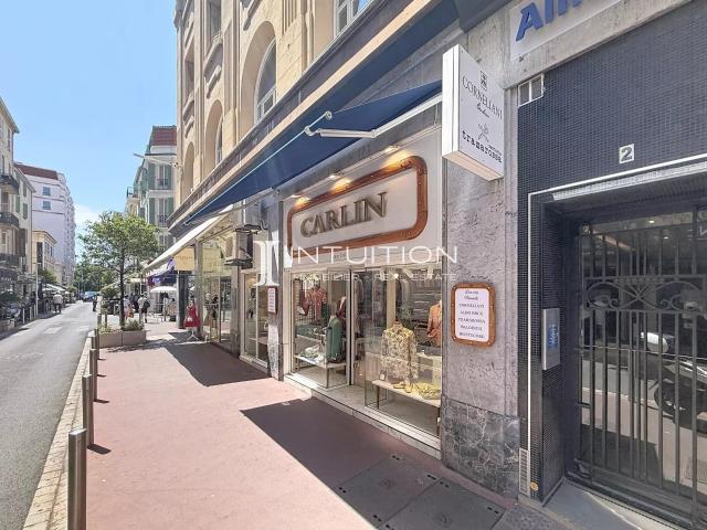 Cannes Banane: studio meublé au dernier étage d'un immeub. 13m² Cannes