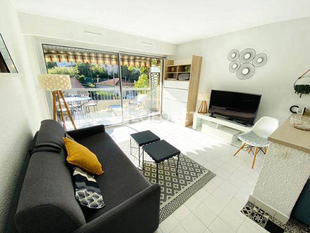 Cannes bas Petit Juas: Studio 30 m² avec Terrasse, Parking sous sol et Cave