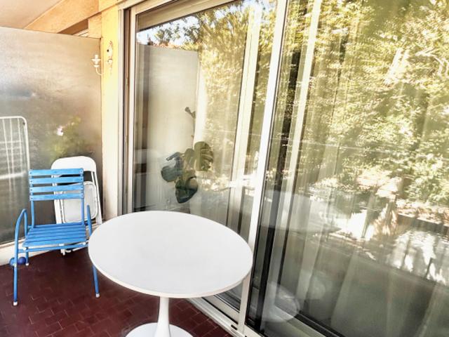 CANNES BAS PETIT JUAS T2 60 M2 TERRASSE BALCON CAVE FORTE RE