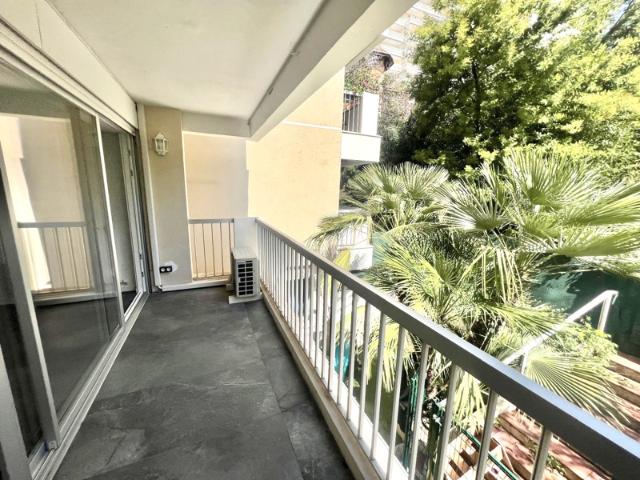 CANNES BASSE CALIFORNIE 790M DE LA MER APPARTEMENT 35M2 REFA