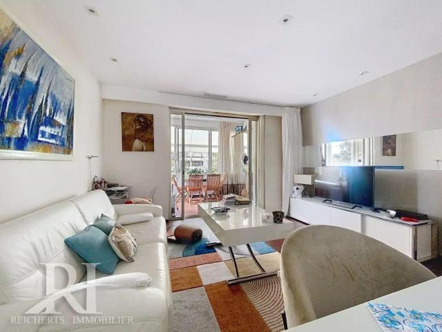 Cannes Basse Californie 2 P A Pied De Tous Les Commerces 49m² Cannes