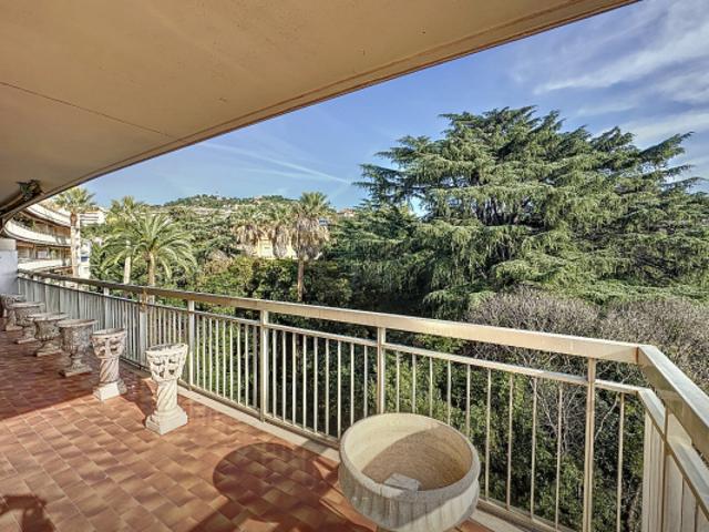 CANNES BASSE CALIFORNIE 3 pièces d'Angle terrasse 35 m2 Ca