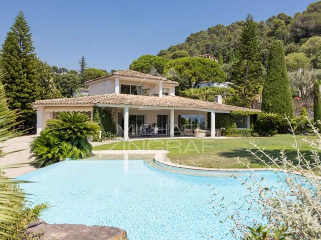 Cannes Basse Californie Vue dégagée mer et Estérel