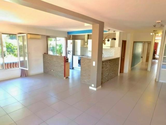 Cannes Basse Californie – Rare appartement 5 pièces en rez de jardin avec 127 m² d'extérieur