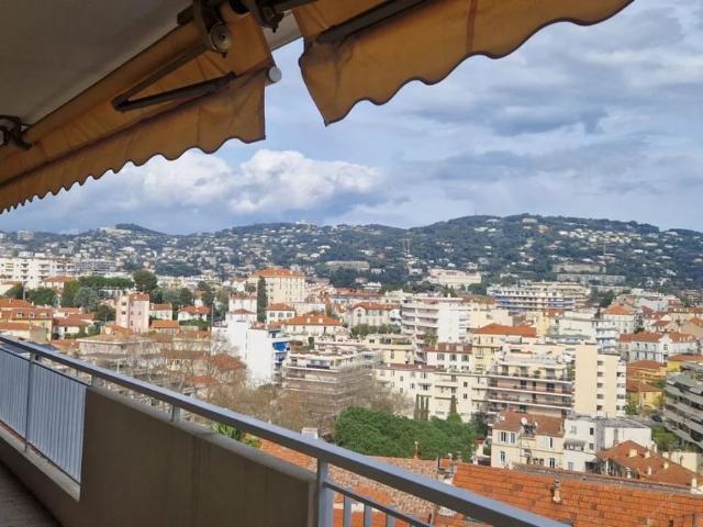 CANNES, beau et grand 2 Pièces meublé avec garage