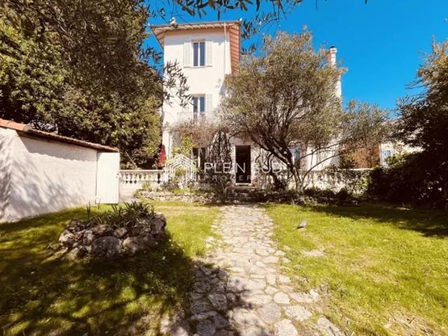Cannes, belle villa de charme en exclusivité
