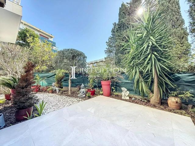 Cannes Broussailles: Appartement 2 pièces avec terrasse j. 41m² Cannes
