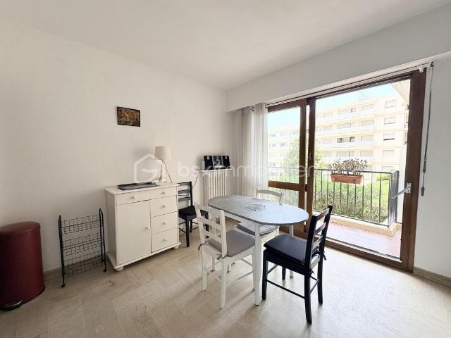 Cannes Grand Studio avec Balcon