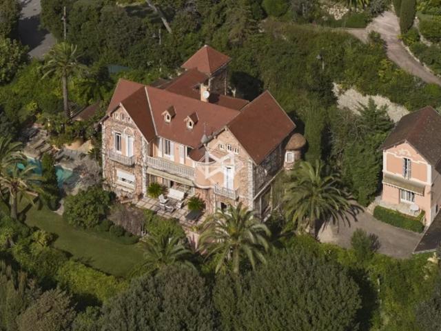 Cannes – Élégante Villa Belle Époque avec Vue Panoramique Mer