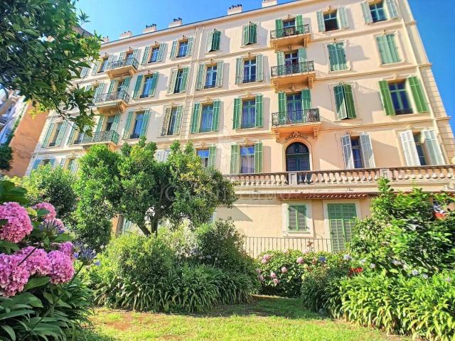 CANNES FORVILLE APPARTEMENT 3P