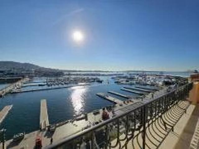 Cannes, face au Vieux Port, 4 pièces avec grande terrasse et. 111m² Cannes