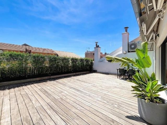 CANNES HYPER CENTRE DUPLEX ROOFTOP