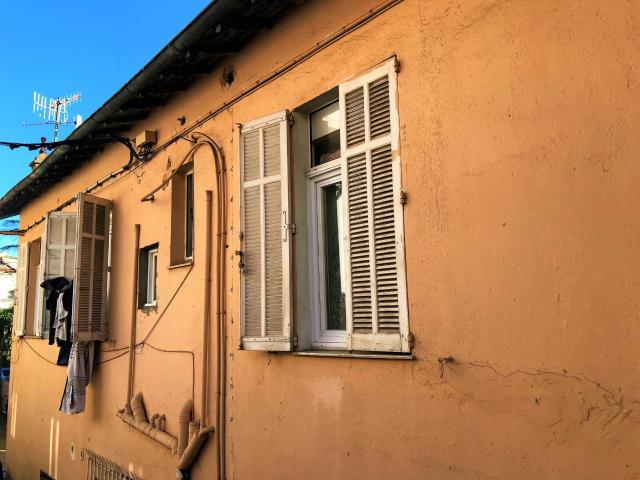 CANNES IMMEUBLE DE RAPPORT 4APTS 7% RENTABILITE 347200€