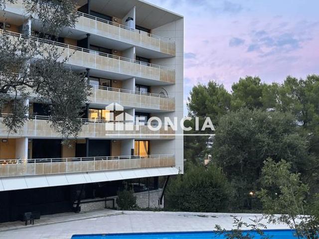 Cannes Ouest résidence récente Piscine parc appartement F1 terrasse parking