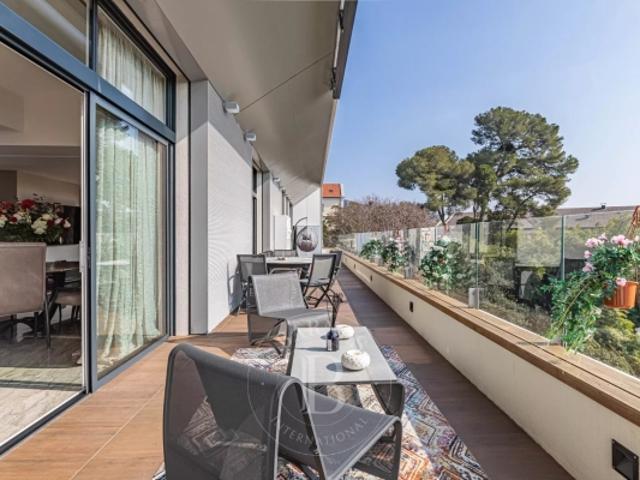 CANNES OXFORD PENTHOUSE 5 PIECES TERRASSE