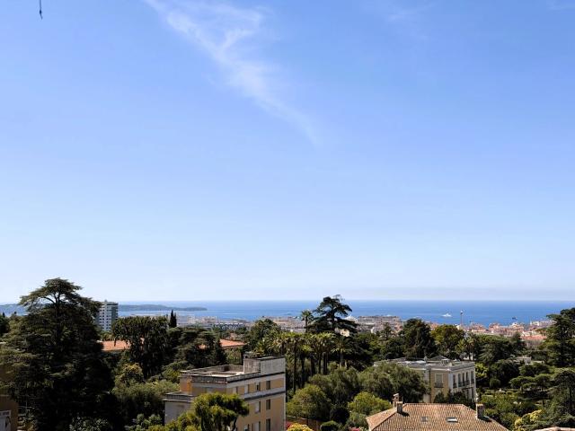 Cannes Oxford Vue panoramique mer 86m² Cannes