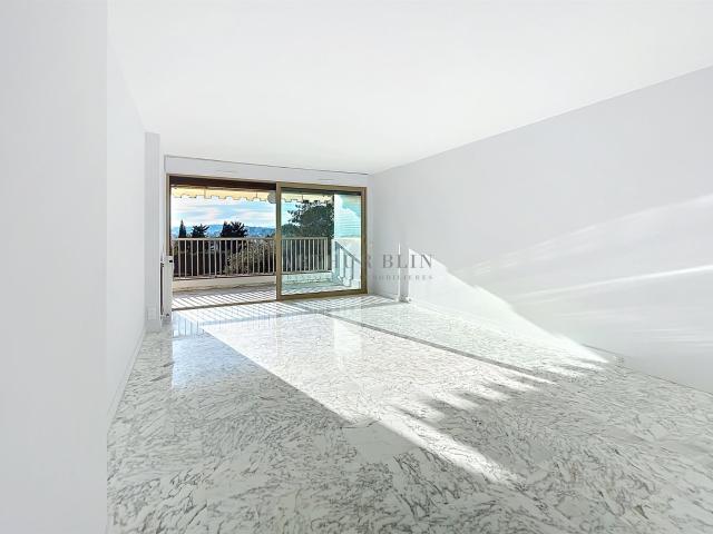 Cannes Oxford. Vaste Appartement 2 Pieces. Residence Avec. 68m² Cannes