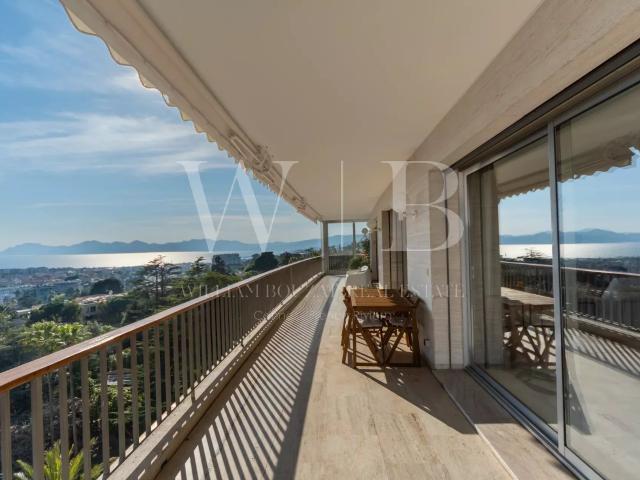 Cannes, la Californie – Unique * 5 Pièces d’angle bénéficiant d’une vue féérique à 270° sur la mer – Résidence de grand standing