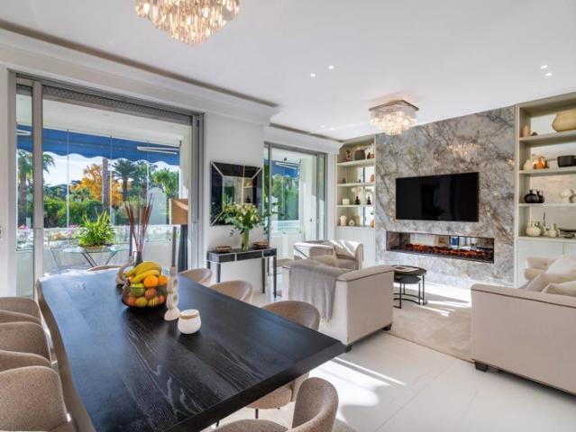 CANNES, LA CROISETTE APPARTEMENT ET GARAGE