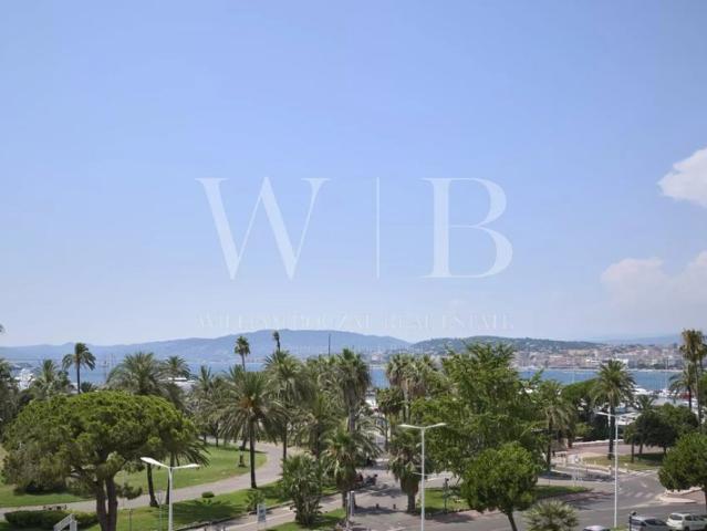 Cannes, la Croisette Port Canto. Splendide 4 pièces offrant une vue mer et Estérel