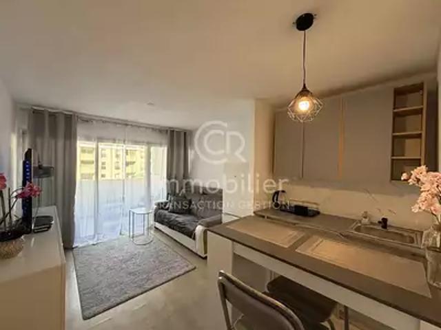 Cannes la Bocca 06150 Achat / Vente appartement 2 pièces t2 piscine
