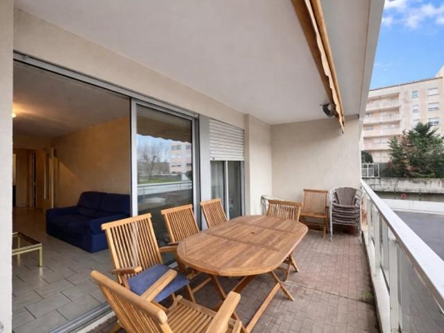 Cannes La Bocca Centre Ville 3 pièces Terrasse Parking À Rénover