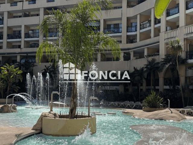 Cannes la Bocca Face au plage et la mer piscine commerces
