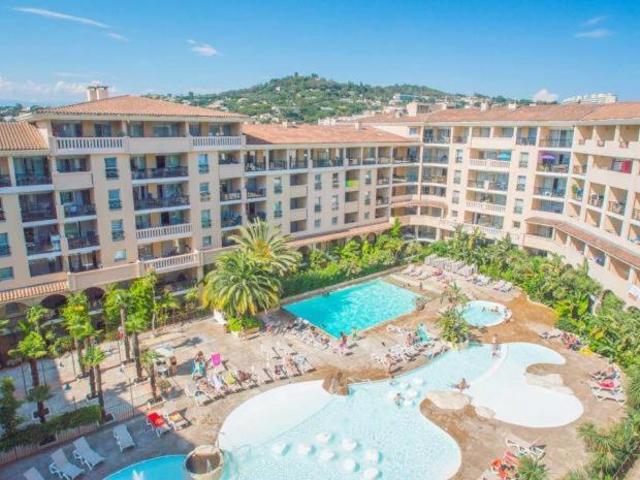 CANNES LA BOCCA: Résidence Cannes Beach Stockage 327m2 divisé en CAVES idéal placement locatif