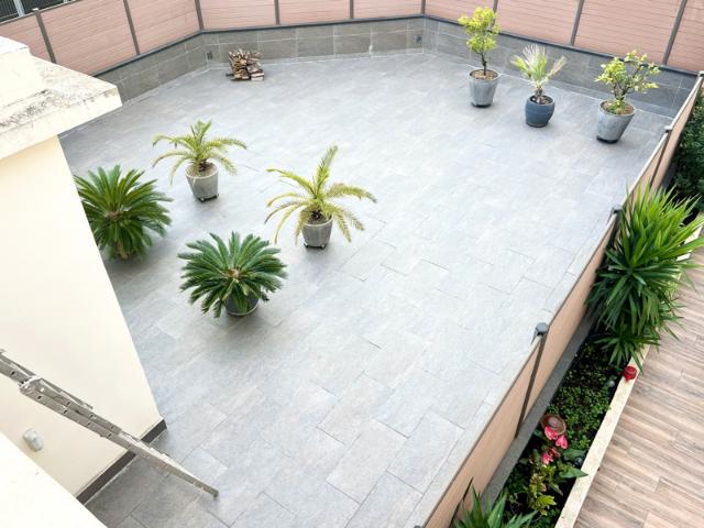 CANNES LIMITE BANANE T4/T5 DE 146M2 3 TERRASSE 257M2 4375EUR/
