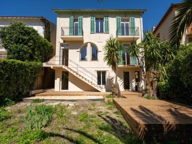 CANNES MONTFLEURY VILLA BOURGEOISE 5 CHAMBRES JARDIN ET TERRASSE