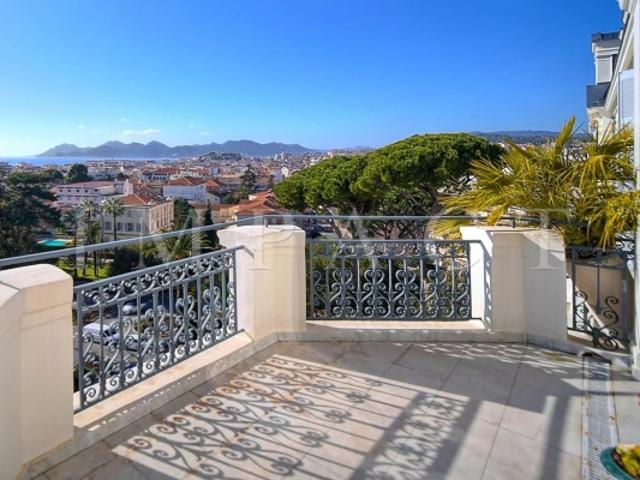 CANNES MONTFLEURY APPARTEMENT 6 PIECES BOURGEOIS