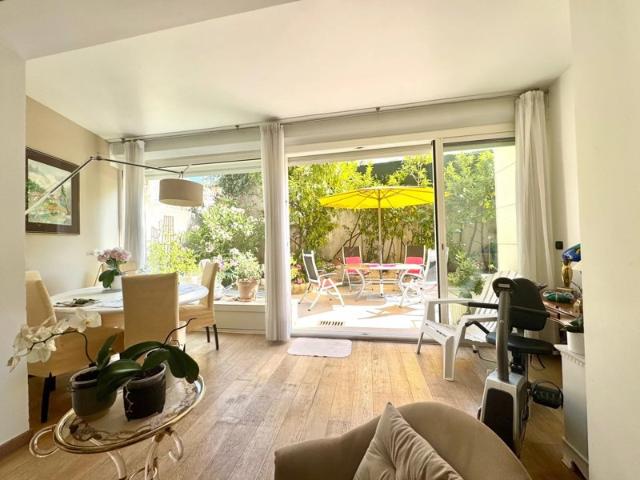 CANNES MONTFLEURY PROCHE CENTRE AGRABLE 3 PIECES