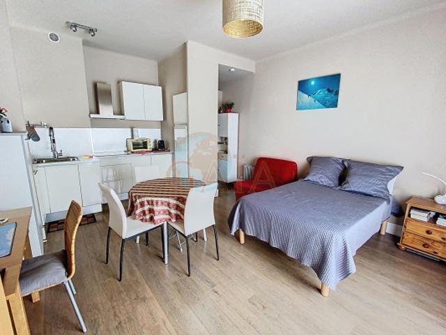 CANNES MONTFLEURY STUDIO 29.50M2 DANS IMMEUBLE ART DECO AVAN