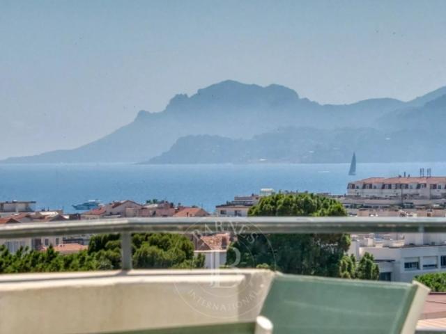 CANNES MONTROSE APPARTEMENT BOURGEOIS 6 PIECES VUE MER PANORAMIQUE