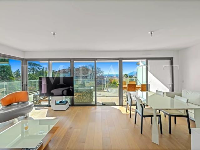 Cannes Montrose: Appartement en dernier étage, avec vue mer à vendre