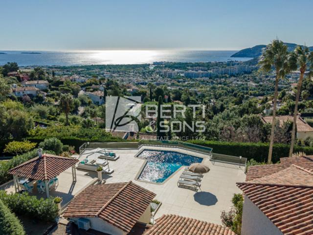 CANNES MANDELIEU RARE SUPERBE DEMEURE DOMINANTE 365M² HABITABLES VUE MER MAISON D'INVITÉS
