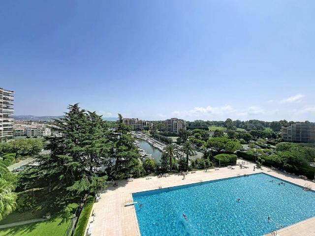 Cannes Marina – Appartement vue dégagée & aperçu mer