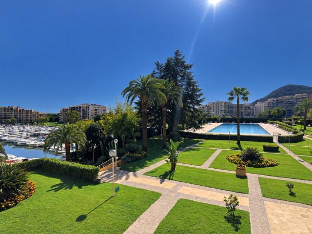 Cannes Marina Superbe 4 pièces avec terrasse véranda, vue. 87m² Mandelieu la Napoule