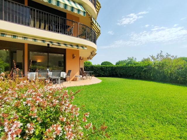 CANNES MARINA: RARE ! SUPERBE REZ DE JARDIN GARAGE + CAVE