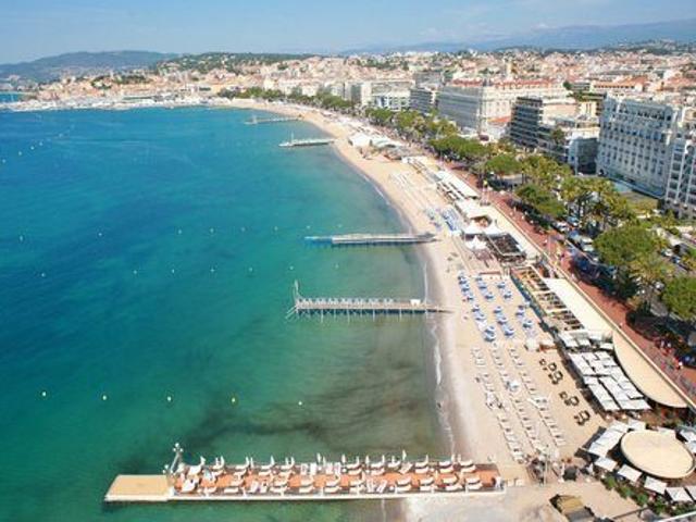 CANNES MURS COMMERCIAUX +APT T3 DE 133M2