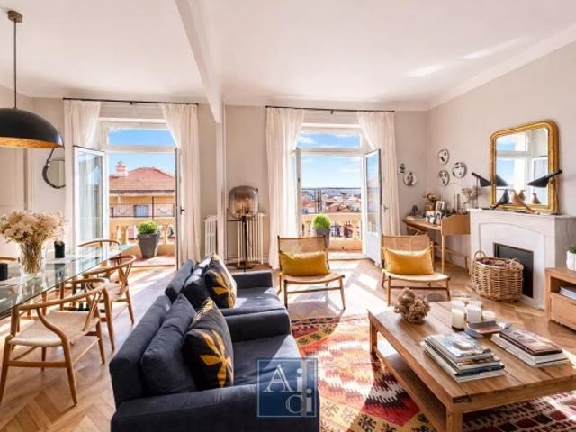 CANNES – SAINT NICOLAS – DERNIER ÉTAGE – VUE MER – POTENTIEL EXCEPTIONNEL