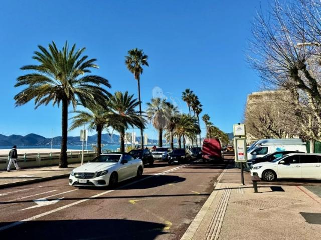 CANNES SQUARE MISTRAL 3 PIÈCES VUE MER BALCON FILANT