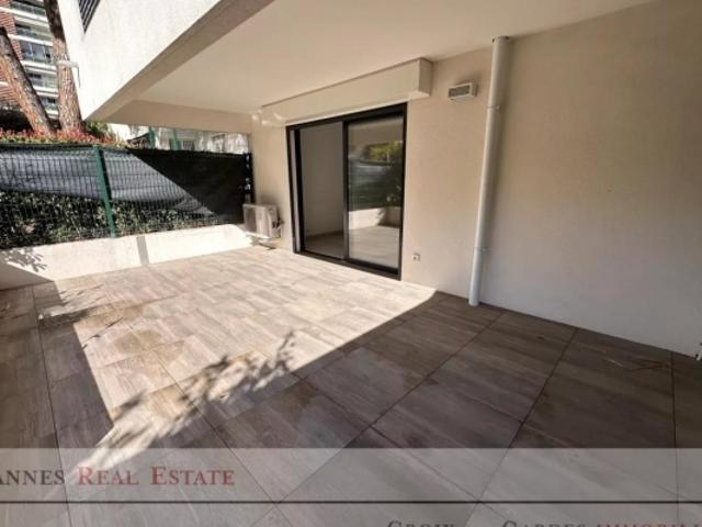 Cannes Studio avec Terrasse, Jardin Privatif et Parking dans Résidence Neuve