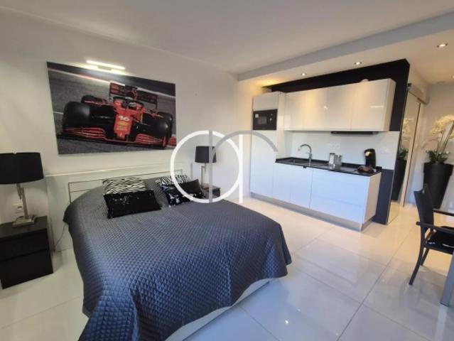 CANNES STUDIO RENOVES 2 PAS DE LA CROISETTE