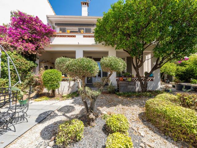 CANNES STANISLAS MAISON DE CARACTERE 6P JARDIN VUE MER GARAGE